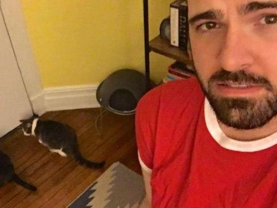 História de "criança fantasma" que assombra apartamento viraliza