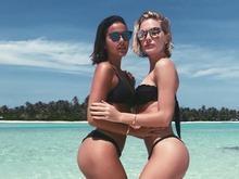 Bruna Marquezine e Fiorella Mattheis posam nas Ilhas Maldivas