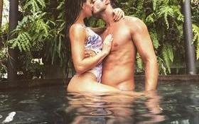 Isis Valverde posta foto bastante ousada com namorado André Resende