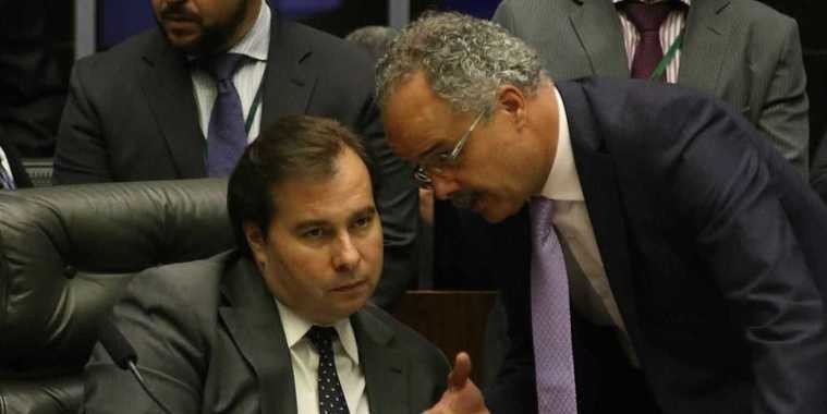 Plenário deve votar proposta de reforma política nesta terça-feira