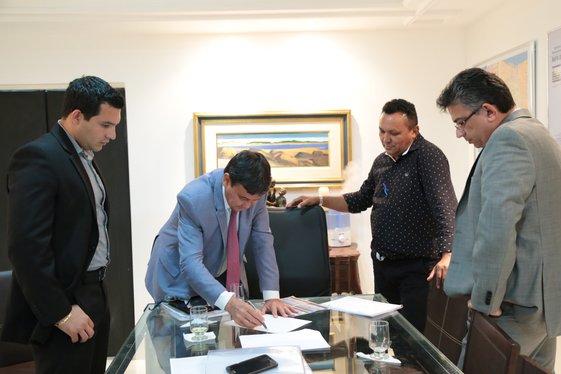 Governador trata sobre melhorias para o Aeroporto de Corrente (Crédito: Jorge Bastos)