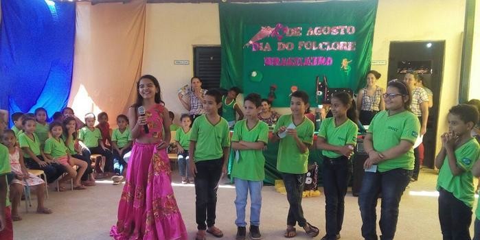 Escola Adelaide Magalhães realiza aula dinâmica.