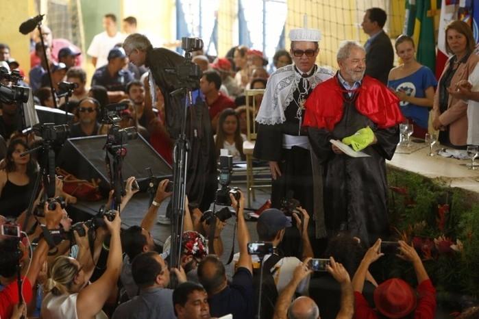 Lula recebe o título de Doutor Honoris Causa na Uneal (Crédito: Felipe Brasil)