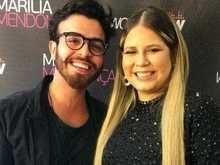 Marília Mendonça é vista aos beijos com ator em bar carioca