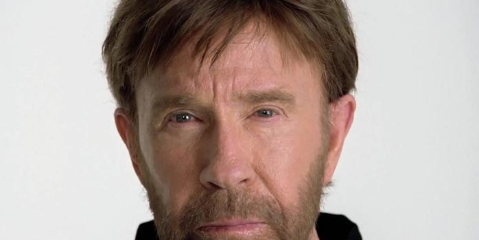 Chuck Norris infarta duas vezes, sobrevive e passa bem