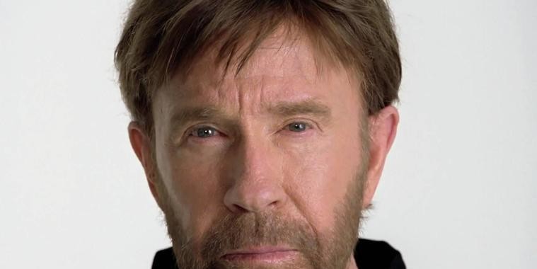 Chuck Norris infarta duas vezes, sobrevive e passa bem