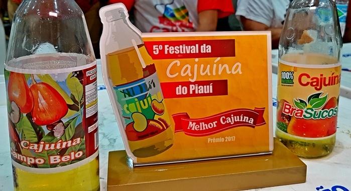 Cajuína Campo Belo, campeã 2017. BrasSucos, a segunda melhor. (Crédito: Alcide Filho)