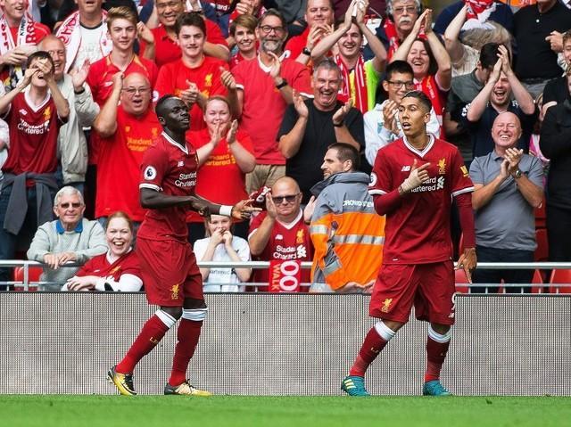 Firmino volta a marcar, ataque brilha, e Liverpool goleia o Arsenal