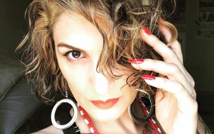 Clara Averbuck fez a denúncia no Facebook