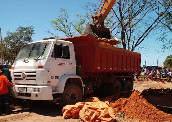 Acidente envolveu um caminhão caçamba na zona Sul de Teresina (Crédito: Reprodução)