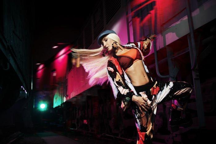 Corpão de Claudia Leitte chama atenção em lançamento de novo clipe