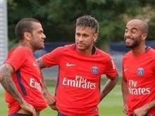 Daniel Alves surpreende: 'Neymar quem me indicou no PSG'
