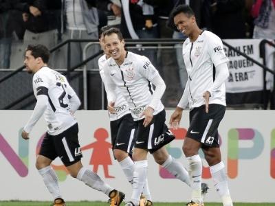 Corinthians vence Sport e fecha primeiro turno invicto