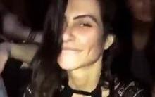 Cleo Pires é flagrada em festa com suposta droga ilícita; assista!