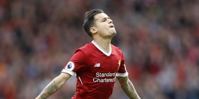 Barcelona envia diretores para fechar contratação de Coutinho