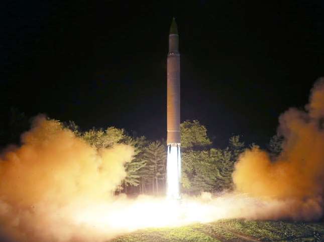 Coreia do Norte tem arma nuclear ameaçadora, especula jornal