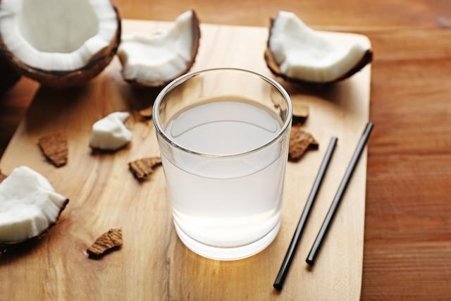 Saiba 10 bons motivos para tomar Água de Coco