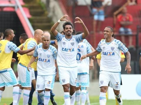 Avaí arranca vitória diante do Sport na Ilha do Retiro