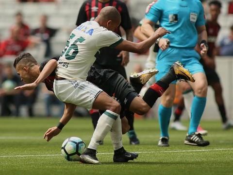 Clássico do Paraná entre Atlético-PR e Coritiba termina empatado