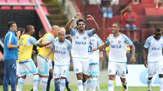 Jr. Dutra comemora gol diante do Sport (Crédito: Globoesporte.com)