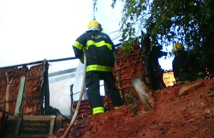 Corpo de Bombeiros foi acionado (Crédito: Divulgação)