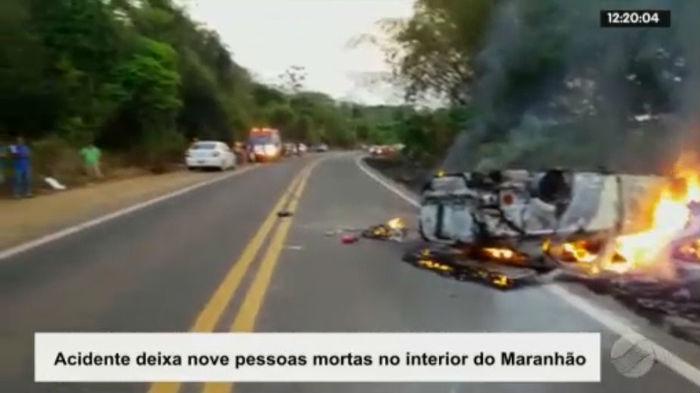 Imagens mostram veículos em chamas após acidente na BR-222 (Crédito: Rede Meio Norte)