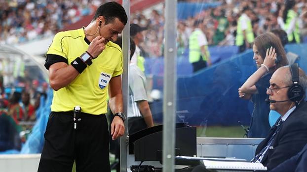 Árbitro de vídeo foi utilizado na Copa das Confederações da Rússia (Crédito: Getty)