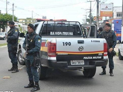 Coordenadora é executada a tiros em estacionamento de escola