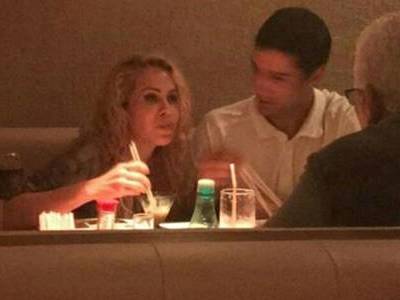 Joelma é flagrada com almoçando com o novo namorado