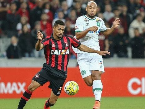 Mãe da vítima de acidente da Chape ganha ação contra o Coritiba