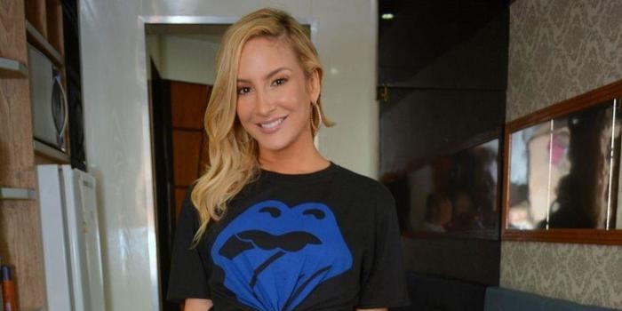 "Todo mundo quer ser VIP", diz Claudia Leitte sobre brasileiros