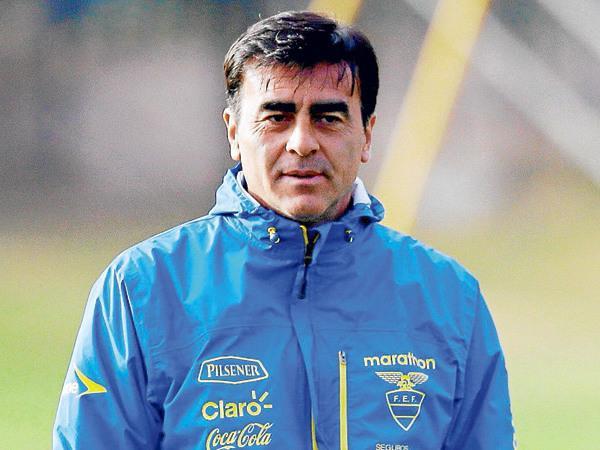 Equador demite técnico após desempenho ruim nas eliminatórias