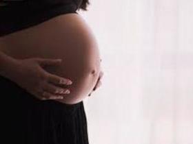 Grávida perde bebê após ser chutada na barriga pelo namorado