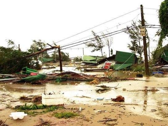 Tufão deixa 3 pessoas mortas e 100 mil casas danificadas no Vietnã