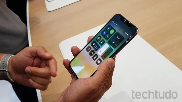 Painel no iPhone X (Crédito: Thássius Veloso/TechTudo)