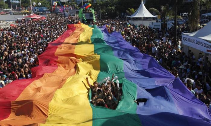 Parada Gay (Crédito: Mônica Imbuzeiro / Agência O Globo)