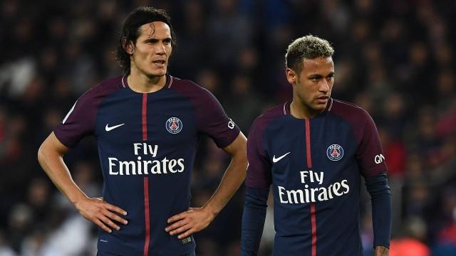O clima entre Cavani e Neymar azedou durante a partida (Crédito: FRANCK FIFE / AFP)
