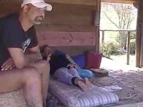 A Fazenda: Dinei revela ser fã de maconha e edição faz corte