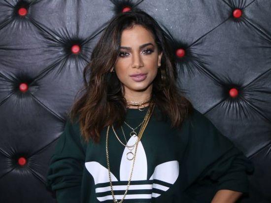 Cantora Anitta desabafa após ser comparada com garota de programa