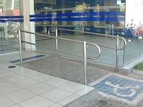 Criança sofre descarga elétrica em agência da Caixa na capital