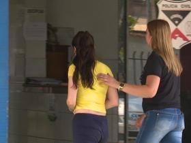 Jovem que matou ex-namorado em ato sexual é agredida na prisão