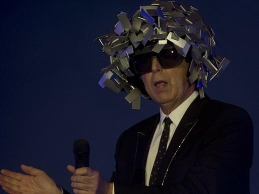 Vocalistas do Pet Shop Boys são assaltados por 4 travestis no RIo