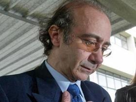 Ex-médico achado morto implantou nas nádegas e vestiu saia