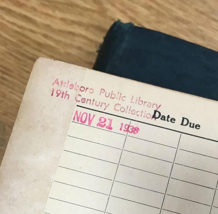 Livro é devolvido a biblioteca pública após 78 anos e 10 meses (Crédito: Reprodução)