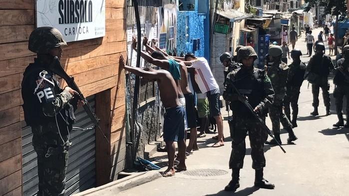 Operações conjuntas na Rocinha (Crédito: Henrique Coelho/G1)