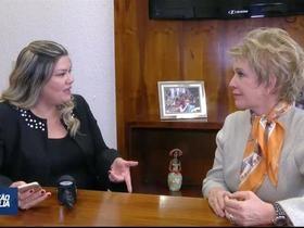 Na estreia do Conexão Brasília, Samantha entrevista Marta Suplicy