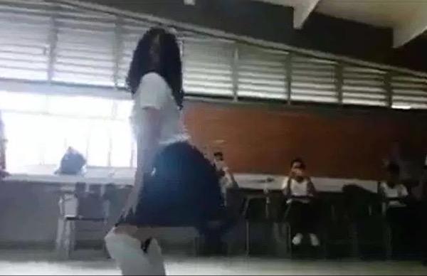 Concurso avaliava a dança mais sensual (Crédito: Reprodução)