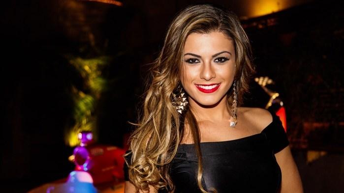 Babi Rossi solta o verbo e fala sobre má fama de panicats (Crédito: Reprodução)