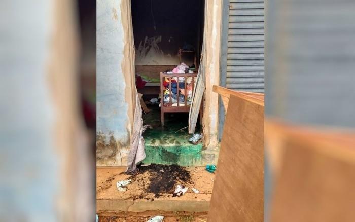 Mulher colocou fogo na residência (Crédito: Divulgação/Polícia Militar)