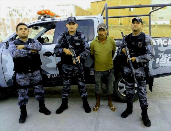 Criminoso foi preso em flagrante (Crédito: Reprodução/Polícia Militar)